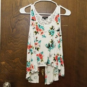 Size L White floral tank top